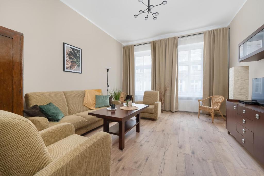 Komfortowy Apartament Blisko Rzeki we Wrocławiu z Biurkiem i Wanną by Noclegi Renters